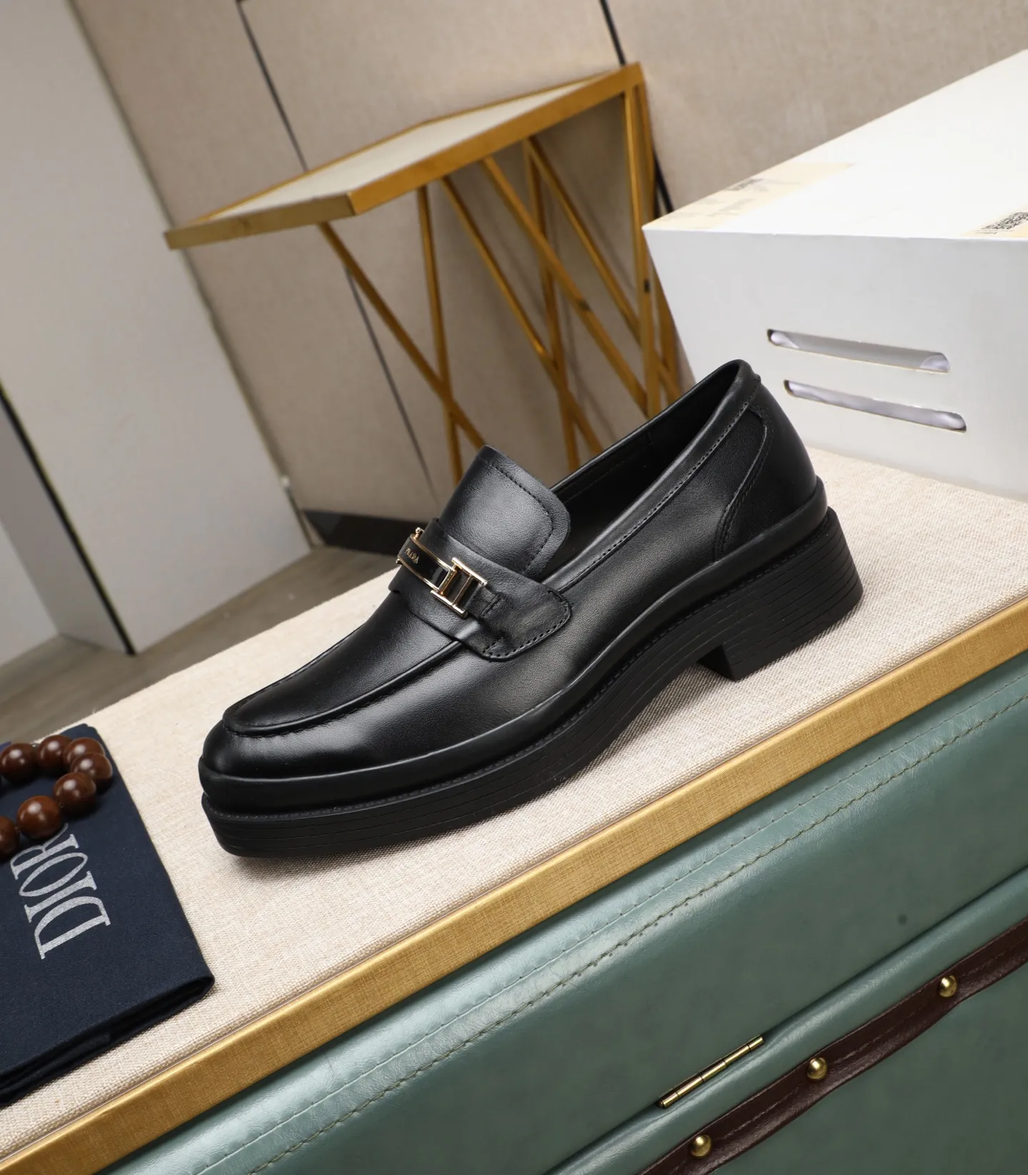 Men's men's shoes 💰540 (water-dyed cow leather) 📛📛PRADA high-end counter's latest formal business leather shoes 👔original and highest quality! Imported from Italy 🇮🇹 first-layer calfskin fabric ➕ cowhide lining Original outsole Formal size: 38➖44 (45 customized)
